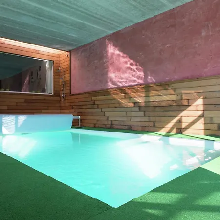In Moutouyet With Pool & Sauna Casa de Férias *